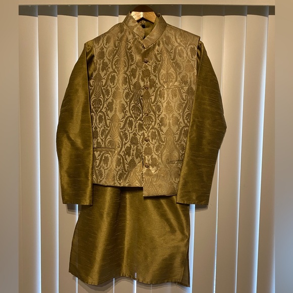 Mens Kurta Pyjama Waistcoat - Picture 2 of 4